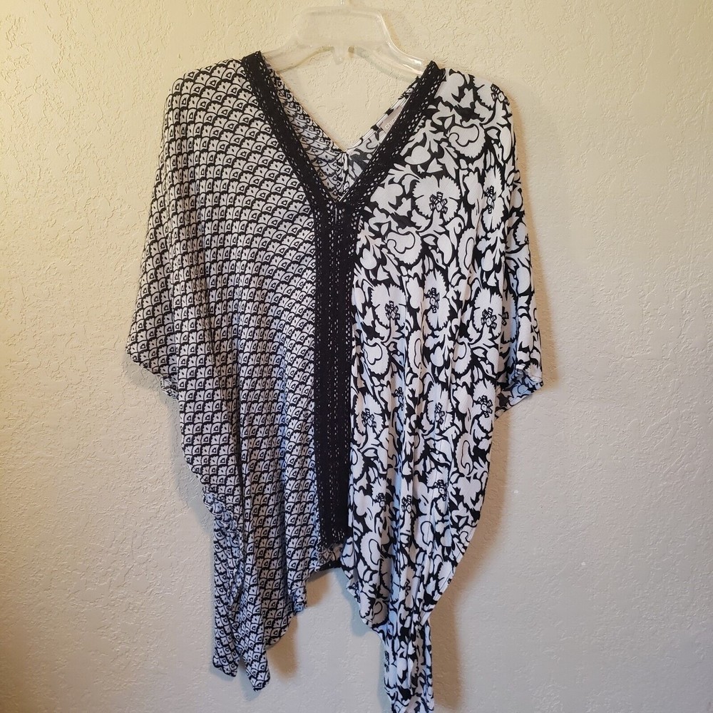 Chicos Black-And-White Floral And Geometric-Print Poncho Blouse Size S/M NWOT